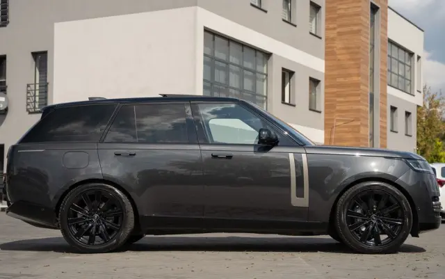 LAND ROVER Range Rover D300 HSE