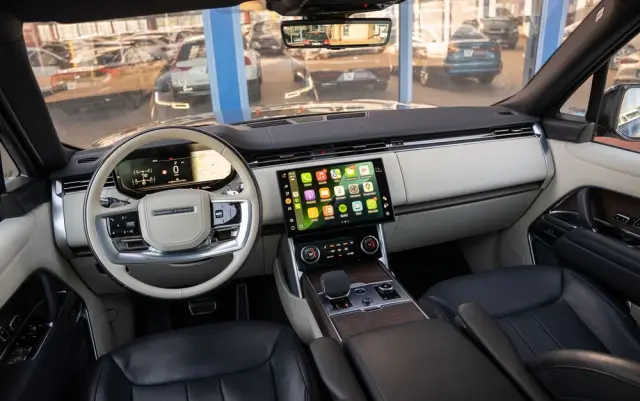 LAND ROVER Range Rover D300 HSE