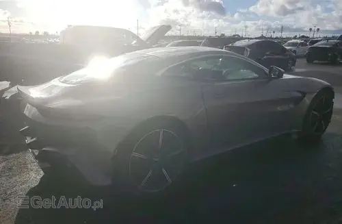 ASTON MARTIN Vantage 