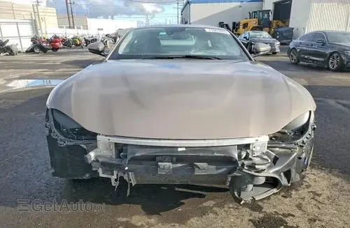 ASTON MARTIN Vantage 