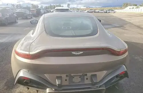 ASTON MARTIN Vantage 