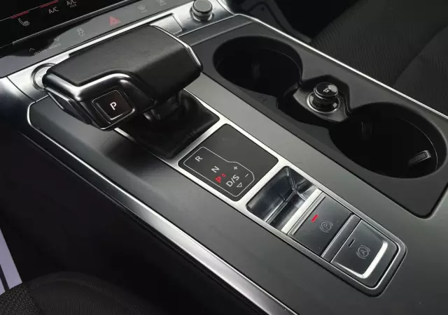 AUDI A6 Avant 40 TDI S tronic