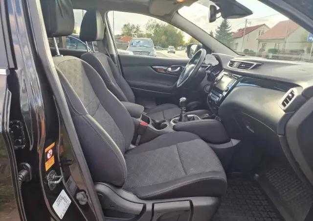 NISSAN Qashqai 1.6 DIG-T N-Connecta