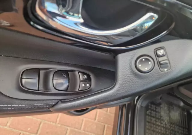 NISSAN Qashqai 1.6 DIG-T N-Connecta