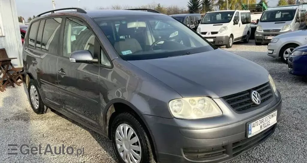 VOLKSWAGEN Touran 