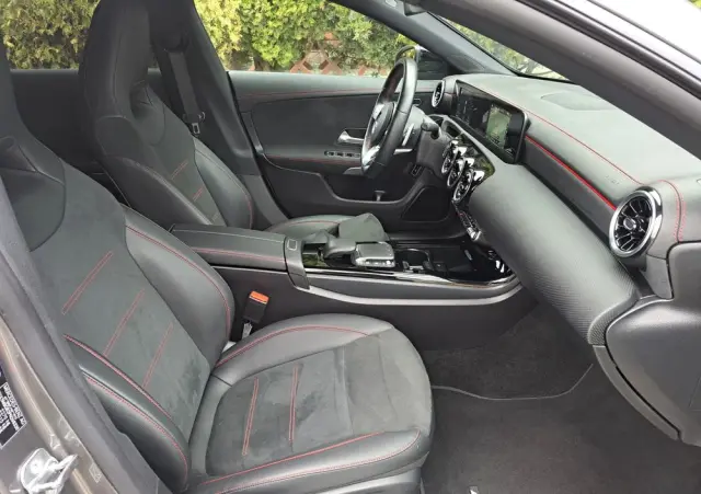 MERCEDES-BENZ CLA 250 e 8G-DCT Edition AMG Line