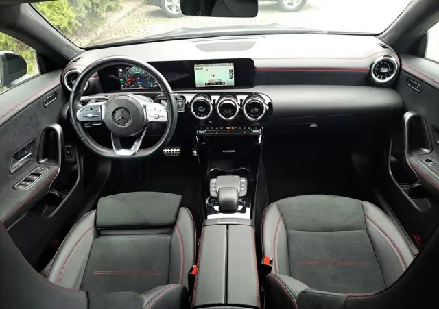 MERCEDES-BENZ CLA 250 e 8G-DCT Edition AMG Line