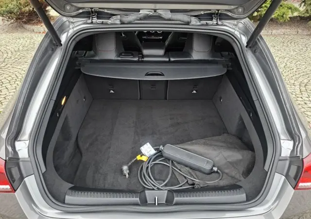 MERCEDES-BENZ CLA 250 e 8G-DCT Edition AMG Line