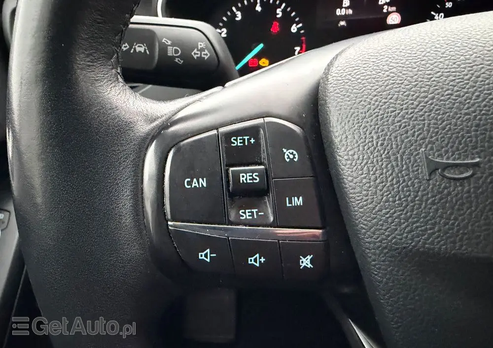 FORD Focus SW Ver-1-0-ecoboost-start--stopp--system-titanium