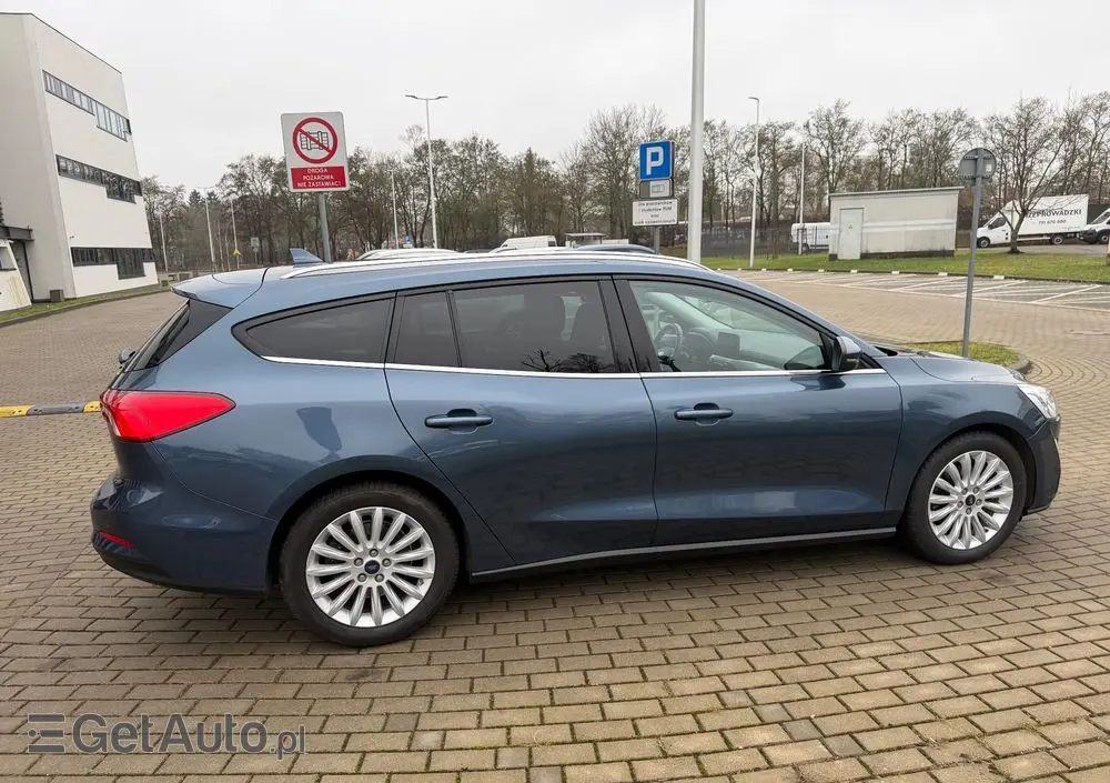 FORD Focus SW Ver-1-0-ecoboost-start--stopp--system-titanium