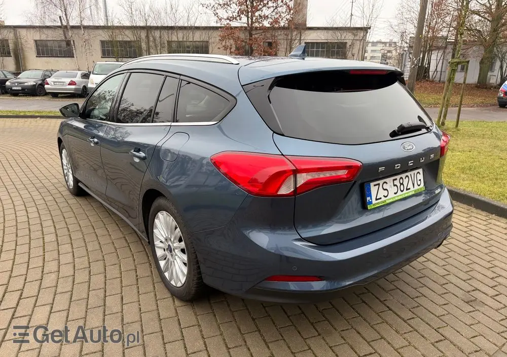 FORD Focus SW Ver-1-0-ecoboost-start--stopp--system-titanium