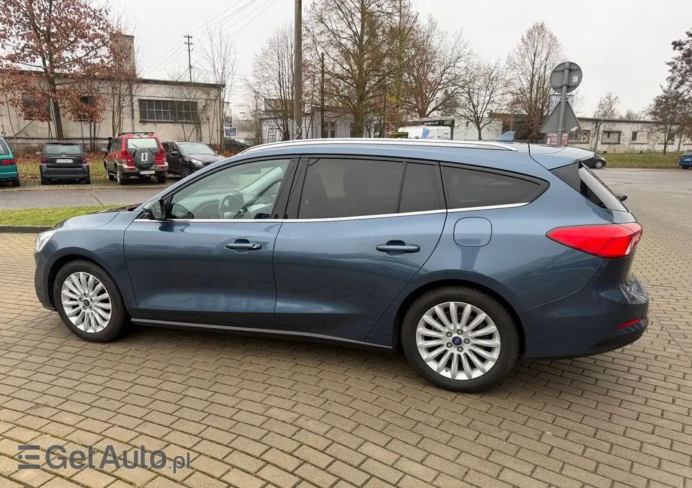 FORD Focus SW Ver-1-0-ecoboost-start--stopp--system-titanium