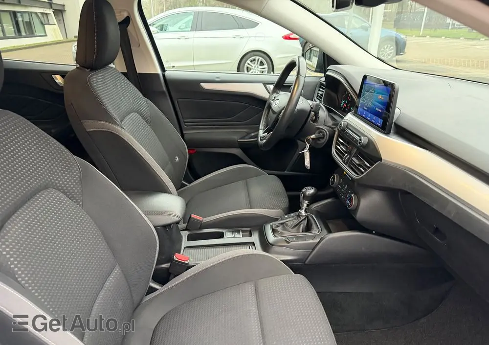 FORD Focus SW Ver-1-0-ecoboost-start--stopp--system-titanium