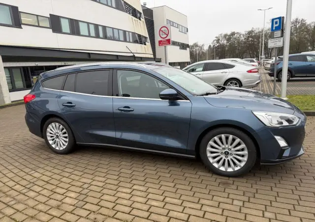 FORD Focus SW Ver-1-0-ecoboost-start--stopp--system-titanium