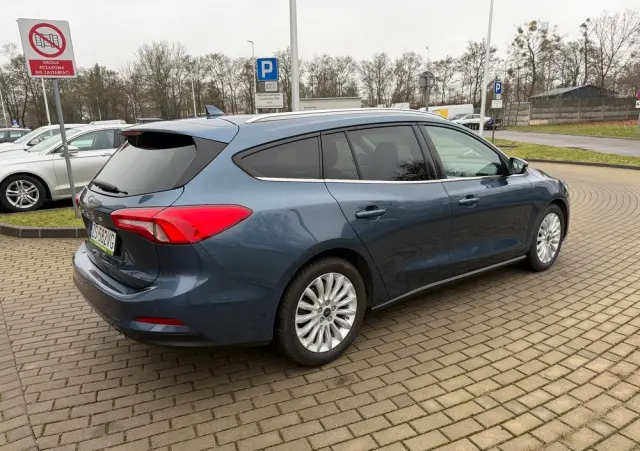 FORD Focus SW Ver-1-0-ecoboost-start--stopp--system-titanium