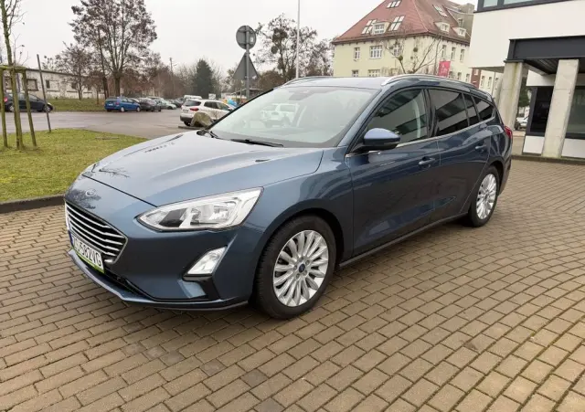 FORD Focus SW Ver-1-0-ecoboost-start--stopp--system-titanium