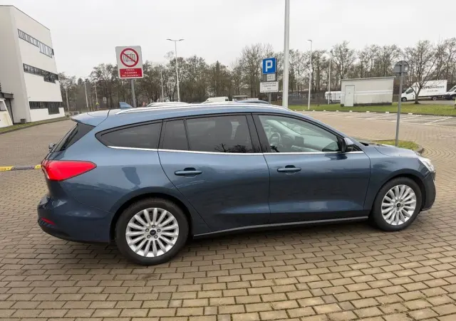 FORD Focus SW Ver-1-0-ecoboost-start--stopp--system-titanium