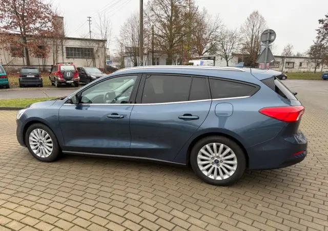 FORD Focus SW Ver-1-0-ecoboost-start--stopp--system-titanium