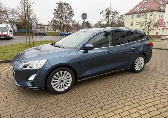 FORD Focus SW Ver-1-0-ecoboost-start--stopp--system-titanium