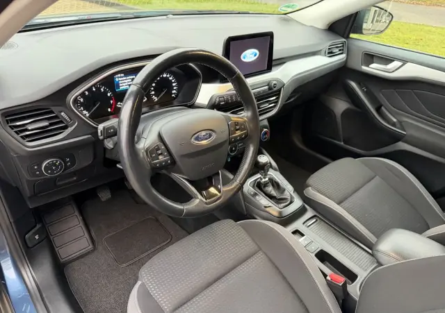 FORD Focus SW Ver-1-0-ecoboost-start--stopp--system-titanium