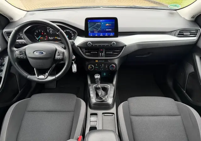 FORD Focus SW Ver-1-0-ecoboost-start--stopp--system-titanium