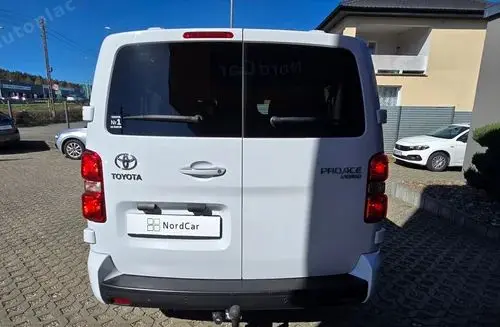 TOYOTA Proace Verso 