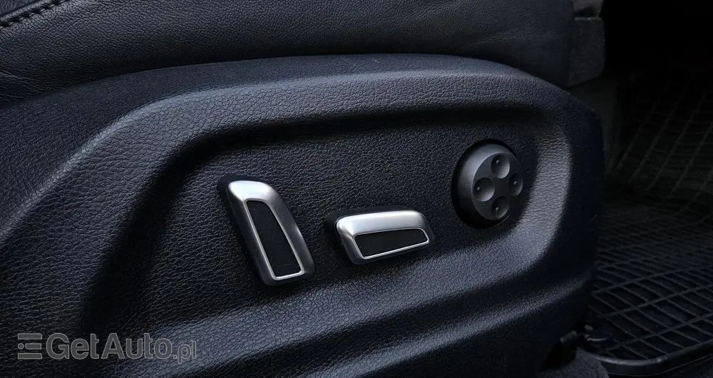 AUDI Q5 2.0 TDI quattro S tronic sport