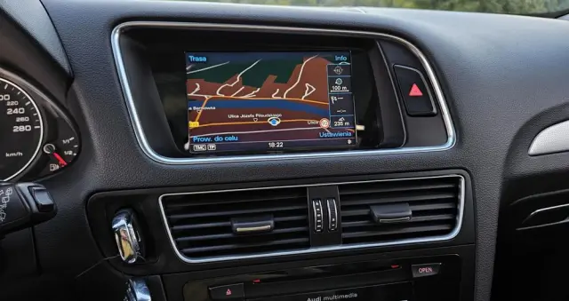 AUDI Q5 2.0 TDI quattro S tronic sport