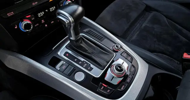 AUDI Q5 2.0 TDI quattro S tronic sport