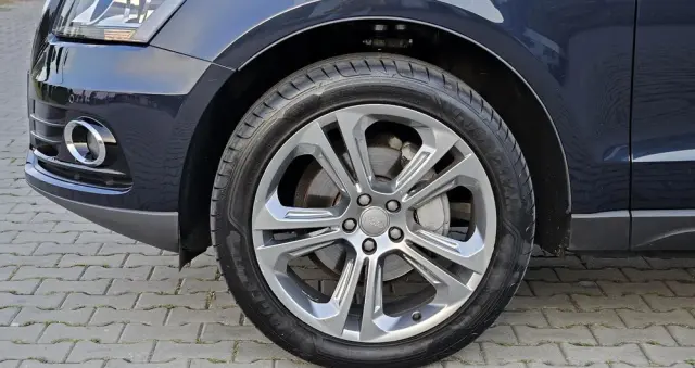 AUDI Q5 2.0 TDI quattro S tronic sport