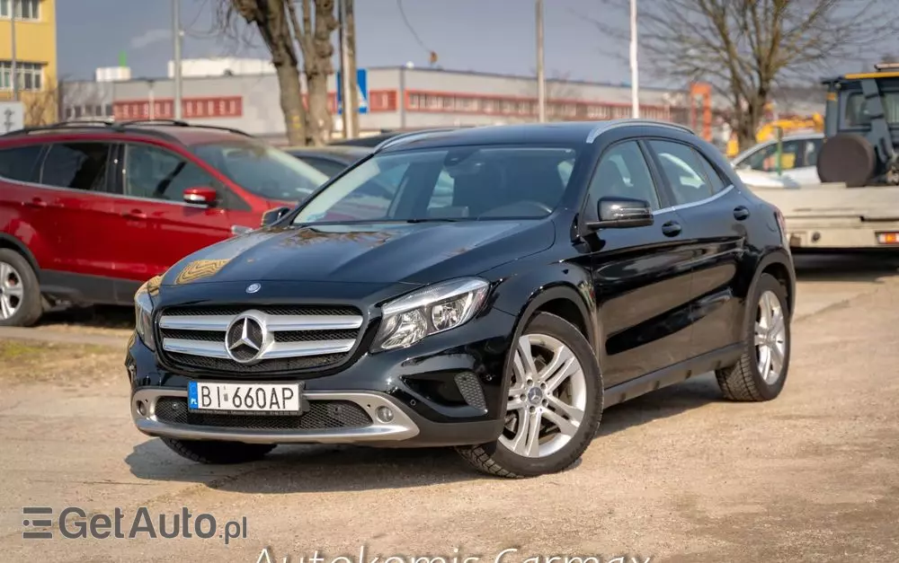 MERCEDES-BENZ GLA 250 4-Matic