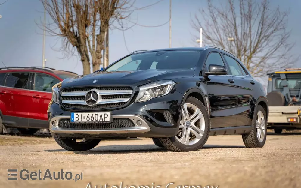 MERCEDES-BENZ GLA 250 4-Matic
