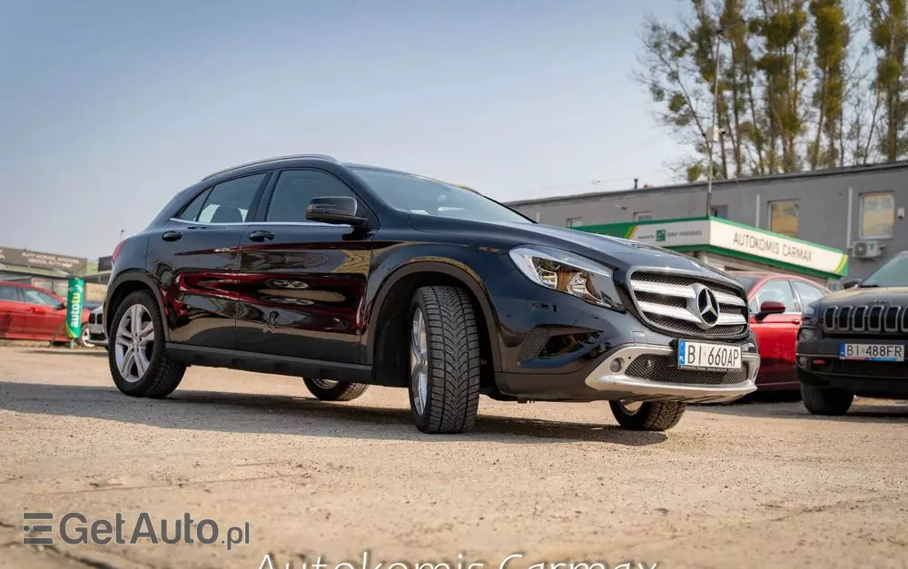 MERCEDES-BENZ GLA 250 4-Matic