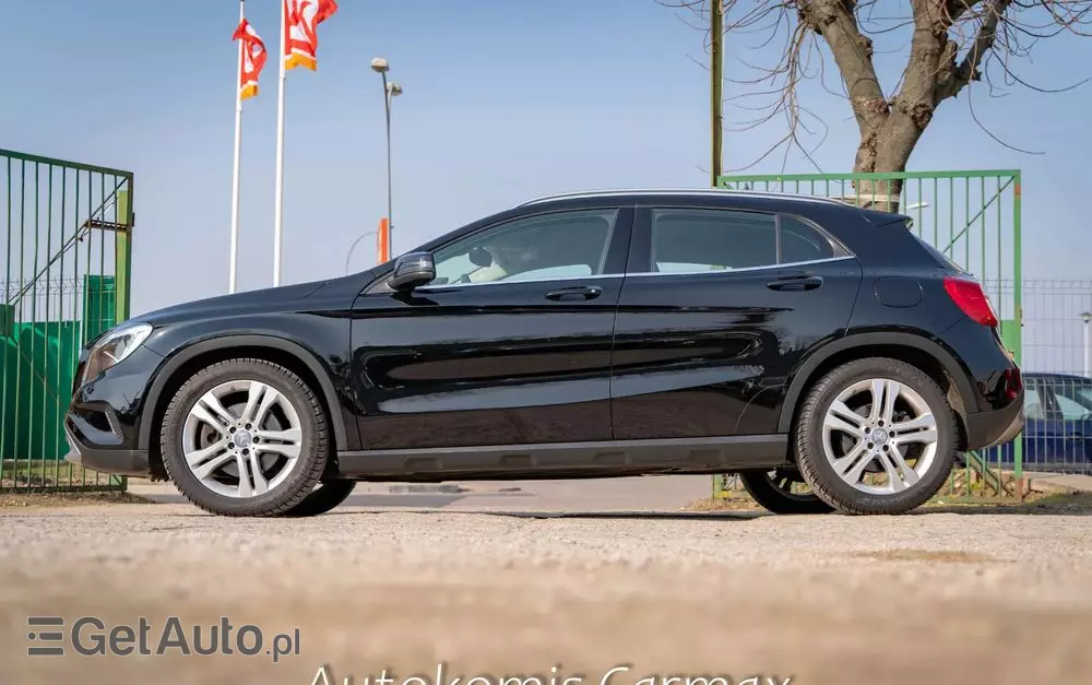 MERCEDES-BENZ GLA 250 4-Matic