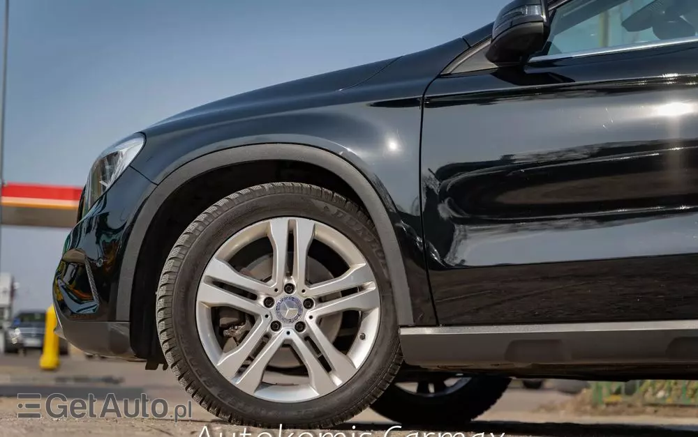 MERCEDES-BENZ GLA 250 4-Matic