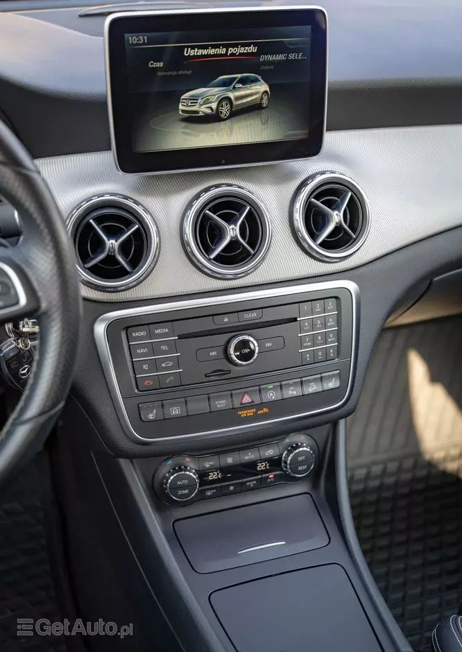 MERCEDES-BENZ GLA 250 4-Matic