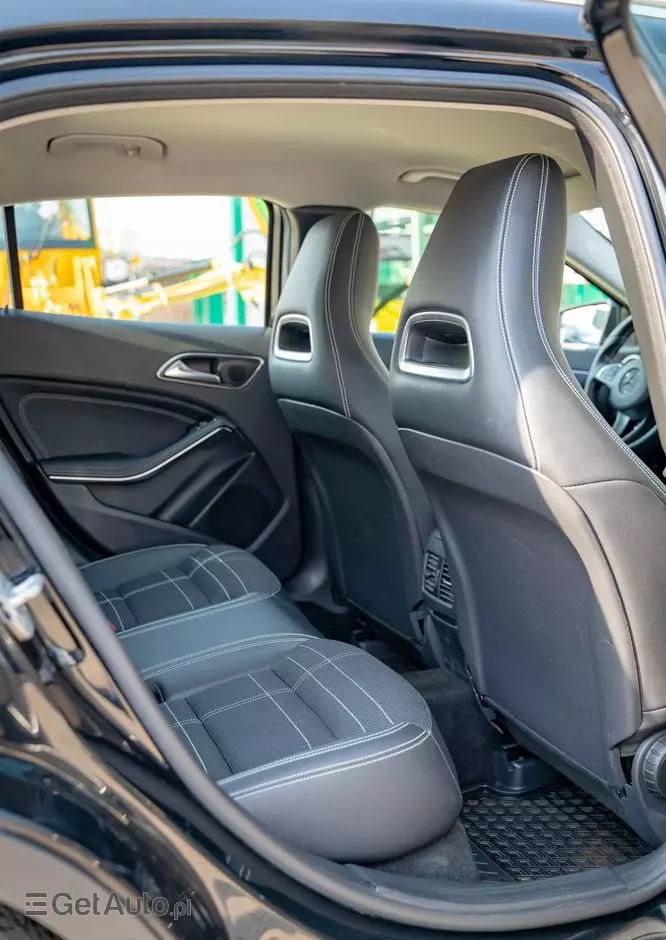 MERCEDES-BENZ GLA 250 4-Matic