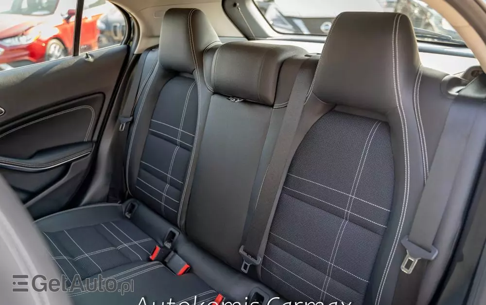 MERCEDES-BENZ GLA 250 4-Matic