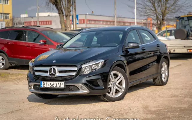 MERCEDES-BENZ GLA 250 4-Matic