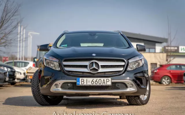 MERCEDES-BENZ GLA 250 4-Matic