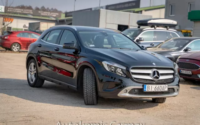 MERCEDES-BENZ GLA 250 4-Matic