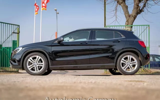 MERCEDES-BENZ GLA 250 4-Matic