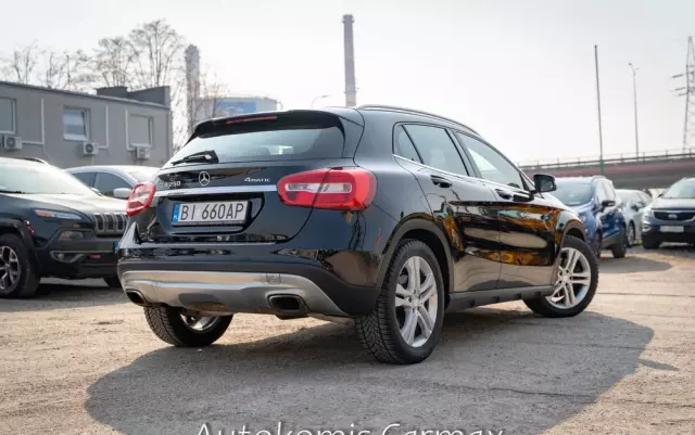 MERCEDES-BENZ GLA 250 4-Matic