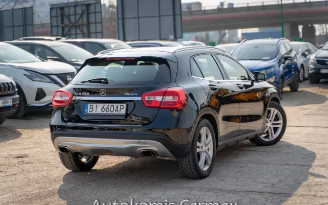 MERCEDES-BENZ GLA 250 4-Matic