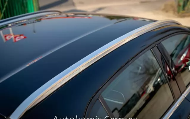 MERCEDES-BENZ GLA 250 4-Matic