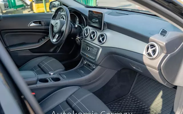 MERCEDES-BENZ GLA 250 4-Matic