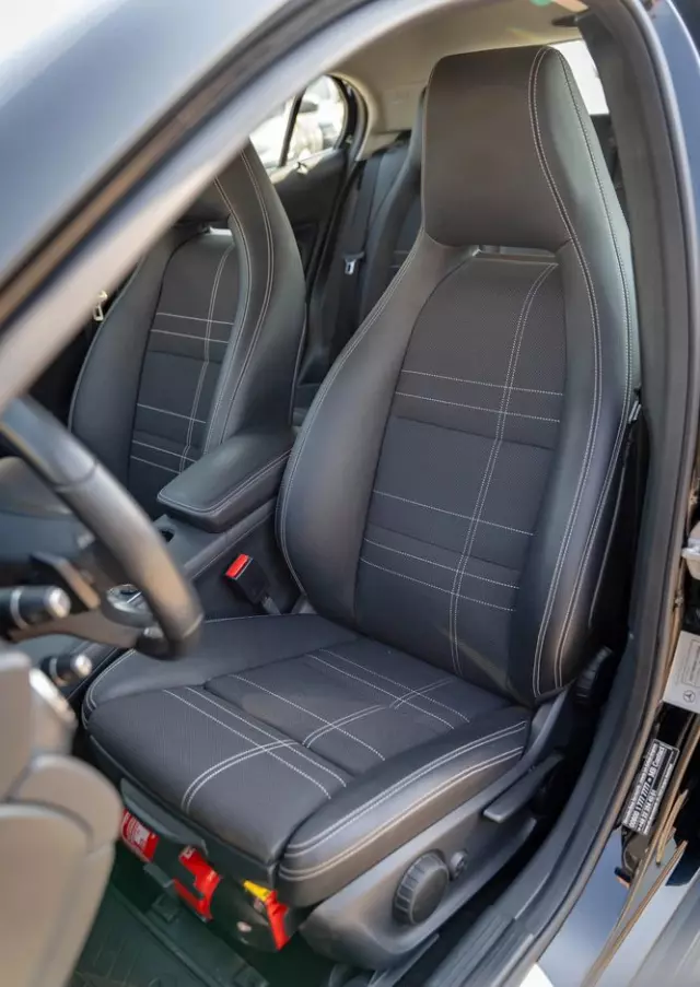 MERCEDES-BENZ GLA 250 4-Matic