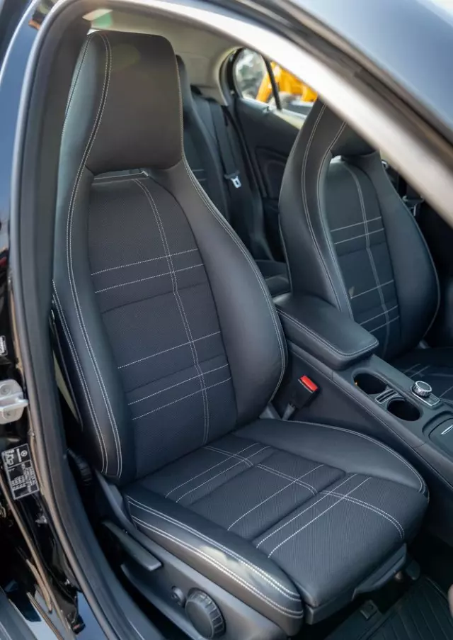 MERCEDES-BENZ GLA 250 4-Matic