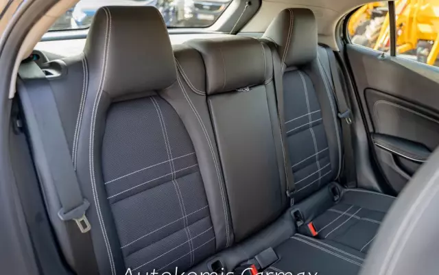 MERCEDES-BENZ GLA 250 4-Matic