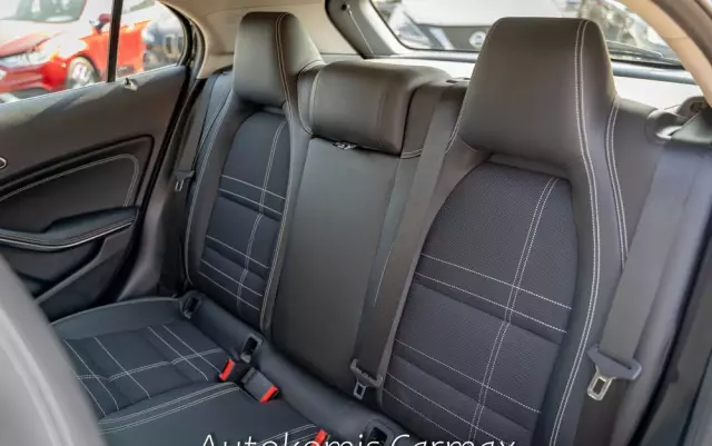 MERCEDES-BENZ GLA 250 4-Matic